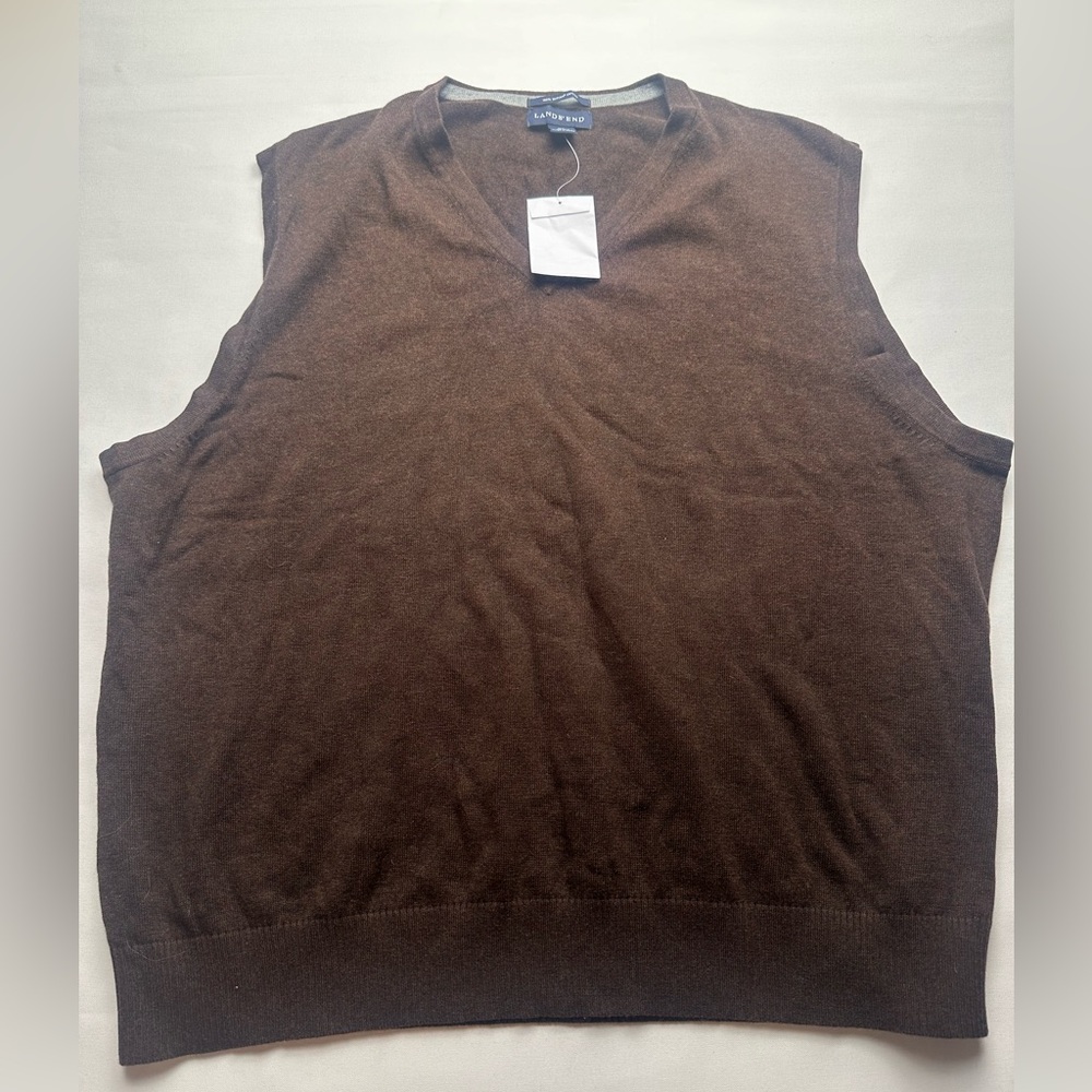 New Lands End brown sweater vest. Size XL
